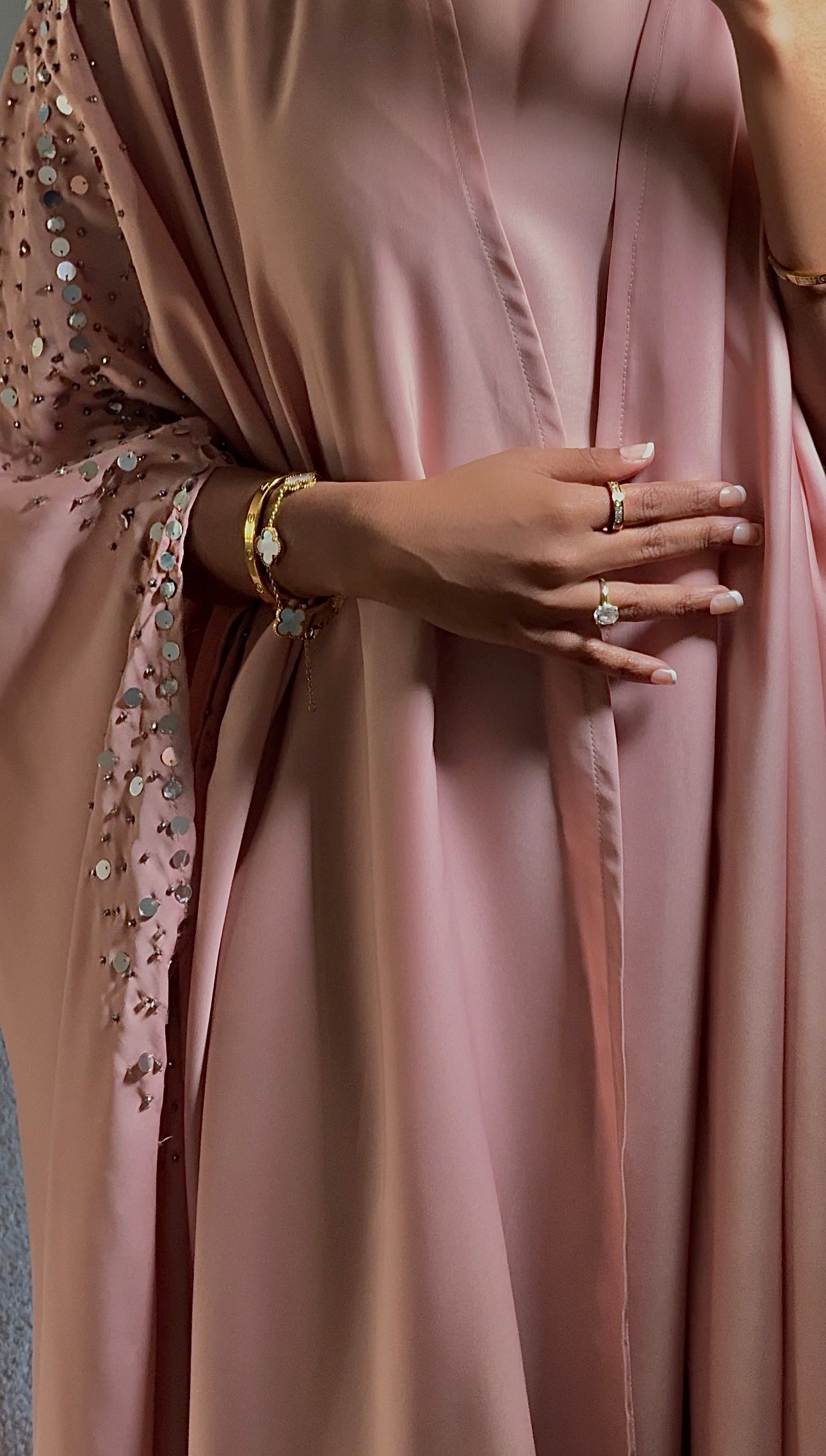 Amira abaya