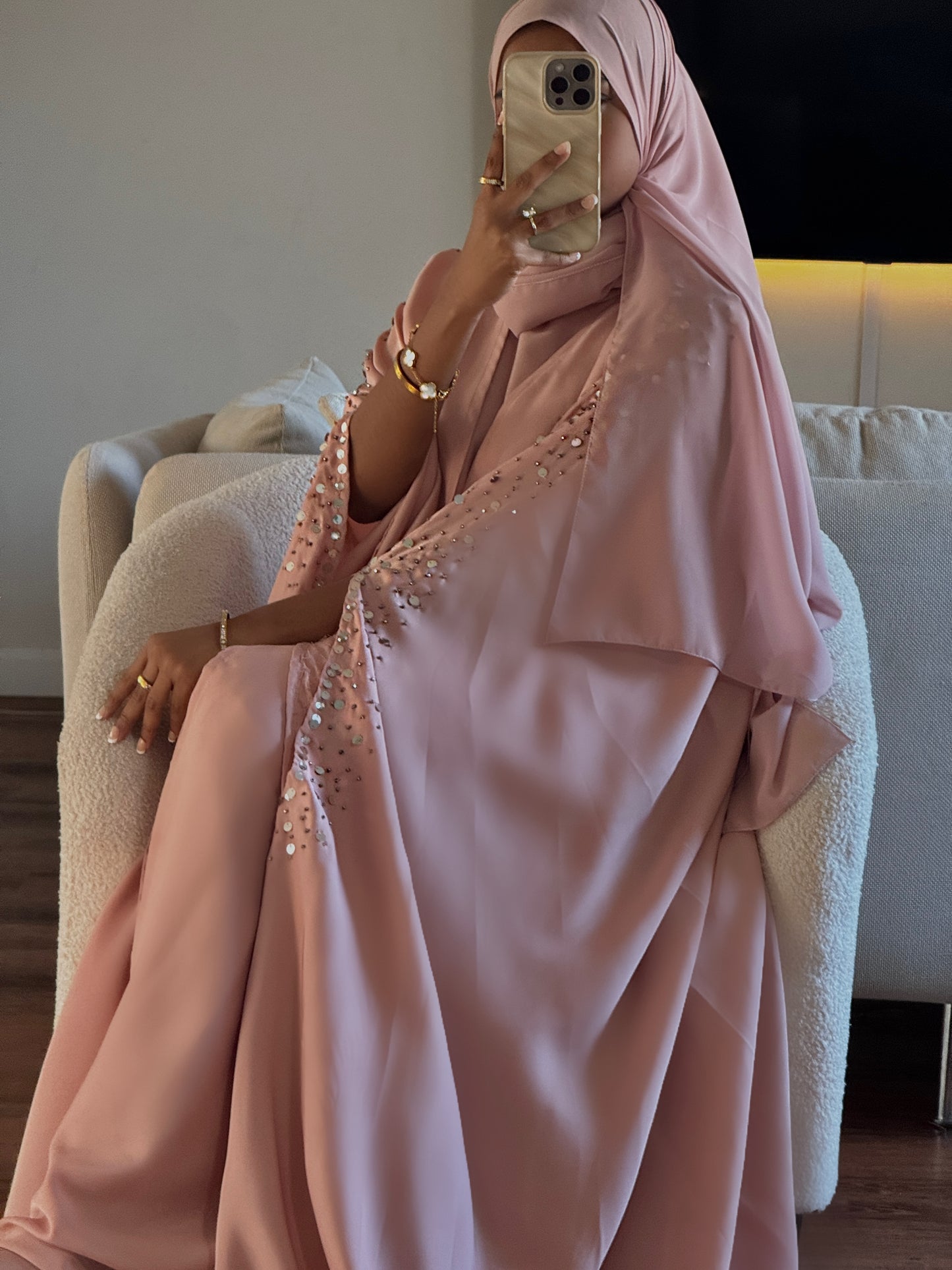 Amira abaya